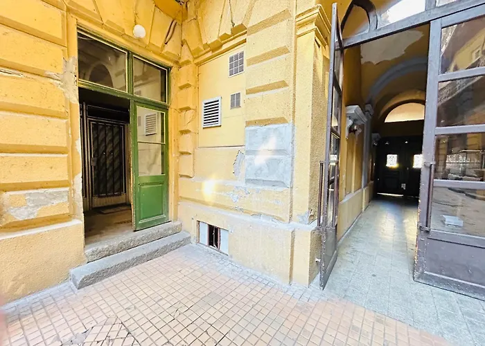 Rákóczi Boulevard 47 *