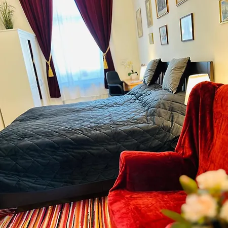 Rakoczi Boulevard 47 * Budapest